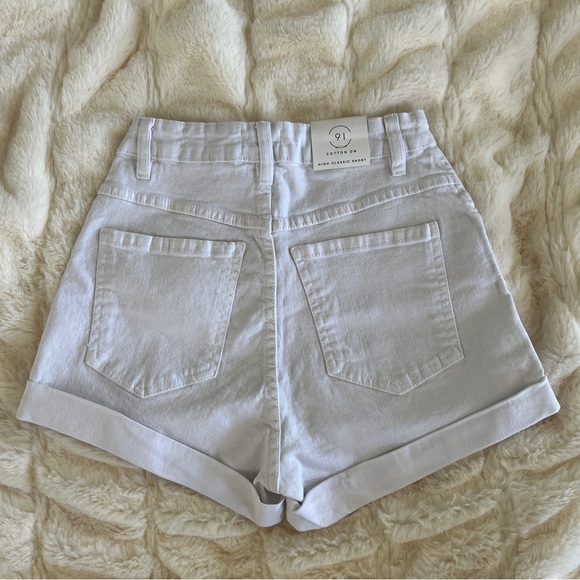 NWT COTTON ON White high waist shorts - Picture 3 of 3